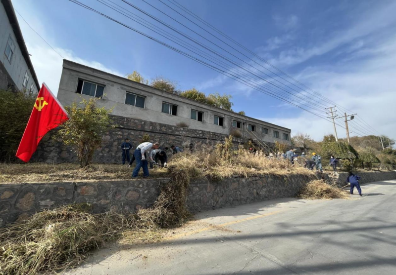 有工投黨員干部、團(tuán)員青年的耕耘那處便是公司最美麗的一角-----物產(chǎn)工投公司開(kāi)展環(huán)境專(zhuān)項(xiàng)整治主題黨日、團(tuán)日活動(dòng)